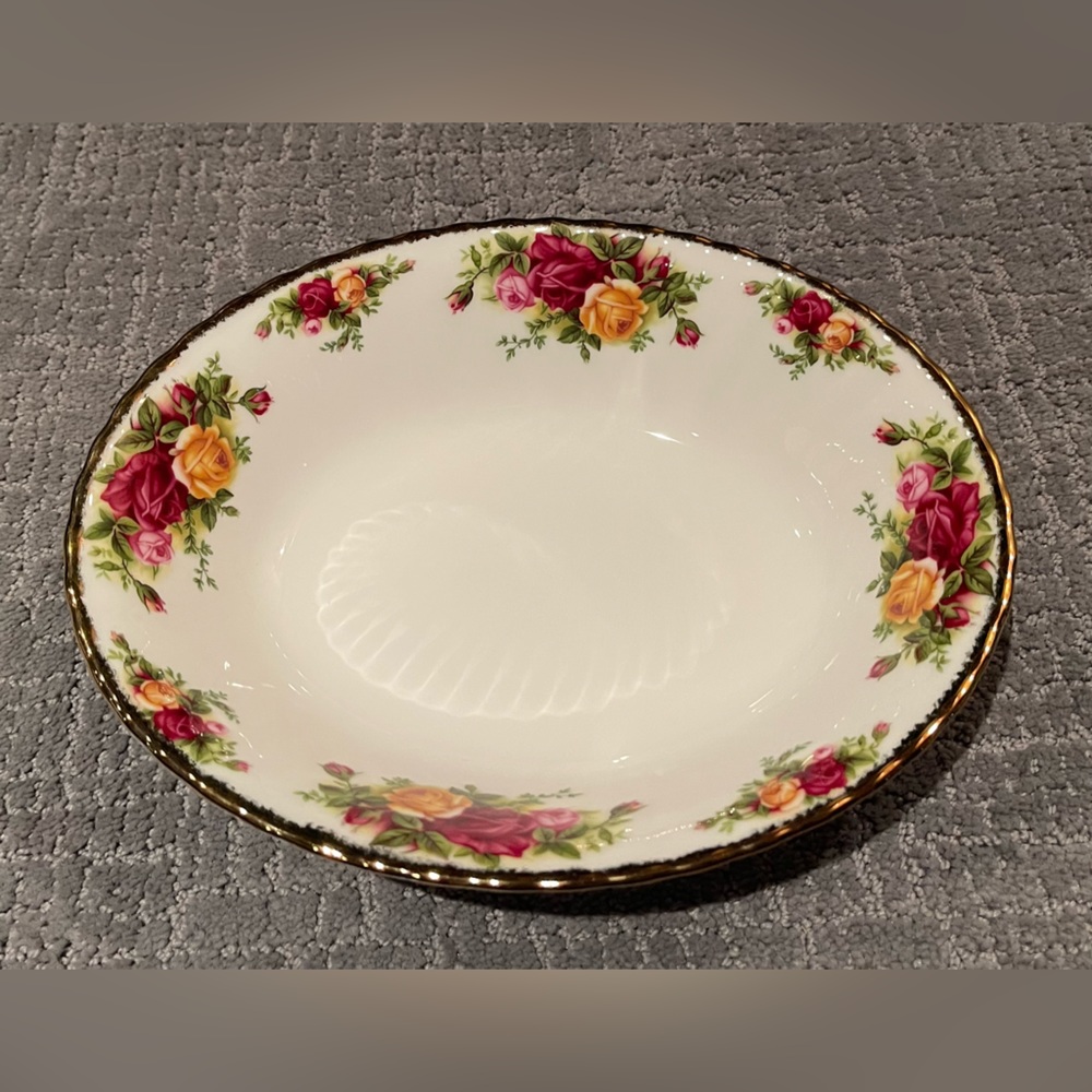 9" oval royal albert vegetable bowl